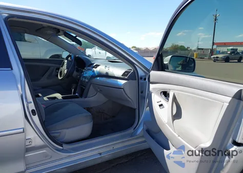 2007 Toyota Camry Le z USA, uszkodzony, nr VIN JTNBE46K873073129